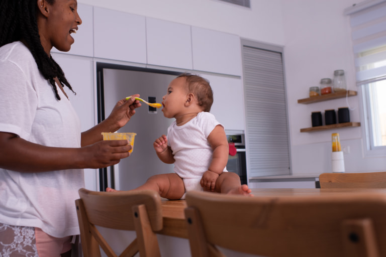 15-moms-share-their-tried-and-true-tips-for-feeding-baby-solids